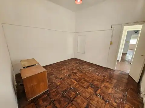 Carlos Calvo  al 4200