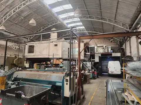 2 Galpones y 1 Dpto de 3 ambientes 1393 m² Edificados - Juntos o por Separado - Ramos Mejía