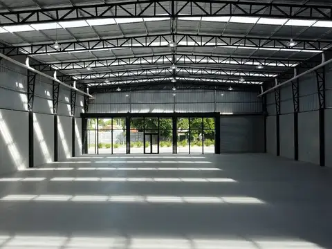 Galpon en Venta en La Plata Sobre Avenida Estrenar