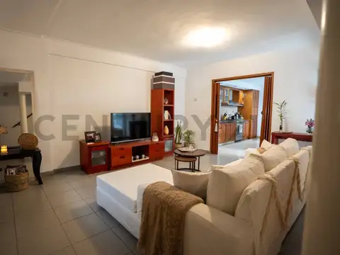 DUPLEX EN VENTA LA PLATA. 2 DORMITORIOS PATIO Y GARAGE