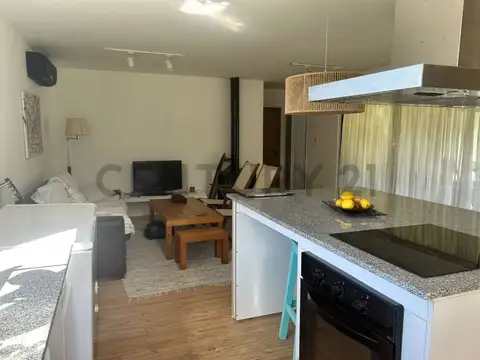CASA VENTA EN ABASTO 3 DORMITORIOS