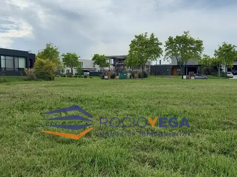 Venta de lote al agua en  Barrio Marinas Puertos del Lago, Escobar