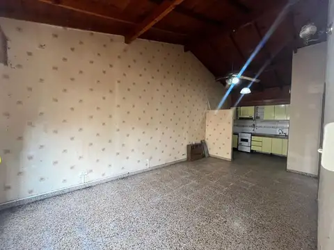 VENTA PH 3 AMBIENTES LOMAS CON PATIO APTO CREDITO