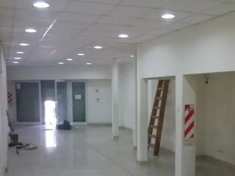 Local en Alquiler Via Púb.