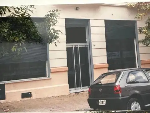 Santiago del Estero e/ Av. Caseros y 15 de Noviembre