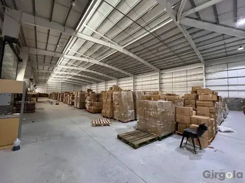 GALPON 2400 M2 EN ALQUILER MORENO