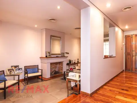 Venta Casa 7 ambientes Devoto con Piscina