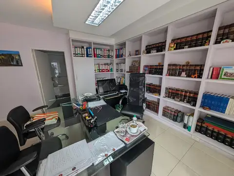 Oficina en Venta con 2 cocheras