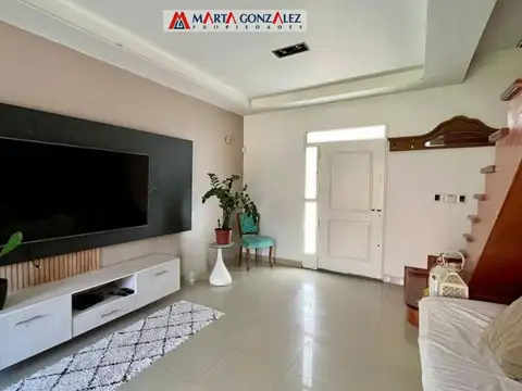 Casa 4 ambientes con 3 baños