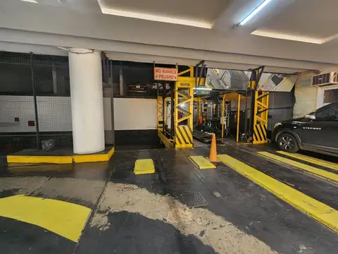 VENTA COCHERA CENTRO