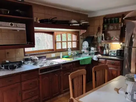 Casa 4 ambientes con 2 baños