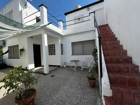 VENTA CASA A METROS DE CLÍNICA U.O.M, SAN NICOLAS