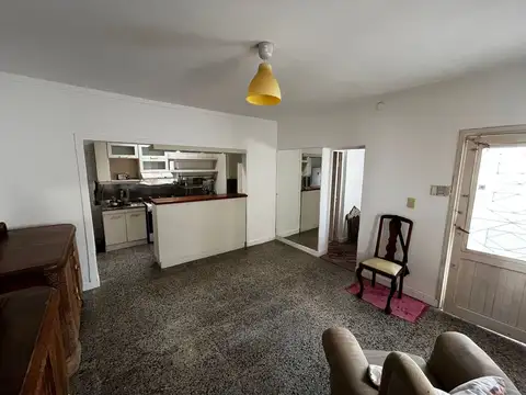 VENTA CASA A METROS DE CLÍNICA U.O.M, SAN NICOLAS
