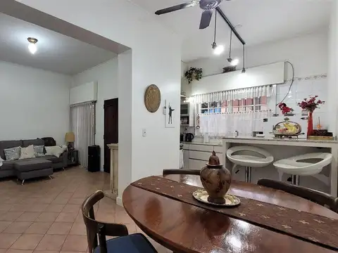 Casa 4amb en venta, con garage y patio prox. Av. Laprida. Villa Martelli