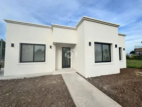 Casa  en Venta en Santa Elisa, Pilar del Este, Pilar