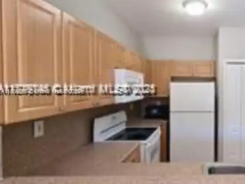 2900 SE 17th Ave #102 Homestead, FL 33035-2472