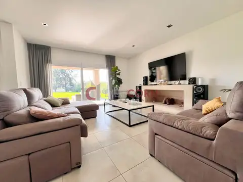 Casa 7 ambientes con 3 baños