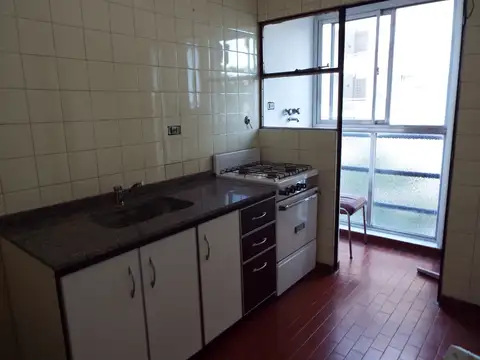 Cosquín 100, Piso 4