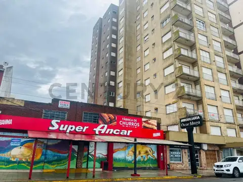 EXCELENTE LOCAL SOBRE AV COSTANERA -MIRAMAR
