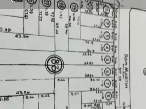 CHALET EN DOS PLANTAS CON PISCINA Y AMPLIO FONDO. POSIBILIDAD EMPRENDIMIENTO INMOBILIARIO.