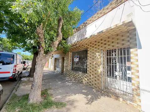 Local en Venta Via Púb.