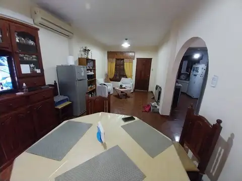 Casa 5 ambientes con 2 baños
