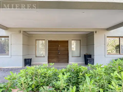 Casa 7 ambientes con 5 baños