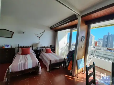 Apartamento 1 dormitorio en la Península, Punta del Este con vista al mar!