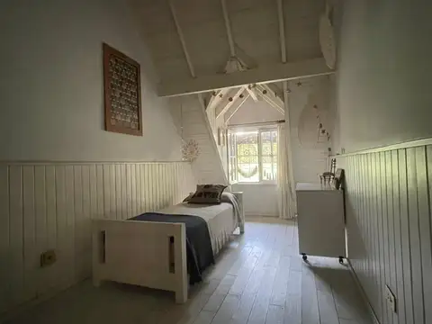 Vendemos Hermoso chalet estilo inglés 4 ambientes ituzaingo sur  