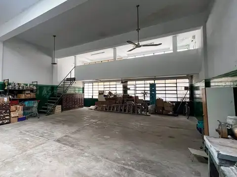 Galpon en Venta en Parque Chacabuco, USD 199.900