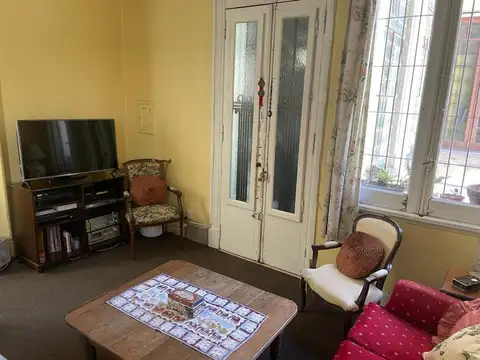 Avenida Hipólito Yrigoyen 2500