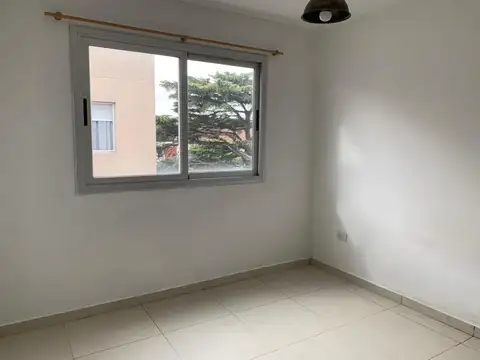 Departamento en Alquiler en Villa Sarmiento, $ 650.000