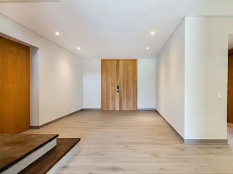 Casa 10 ambientes con 7 baños