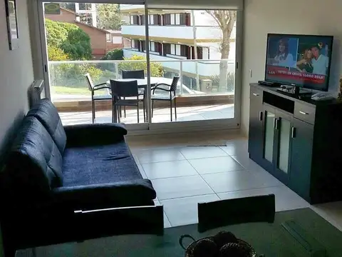 Del Odiseo esquina Eolo 500