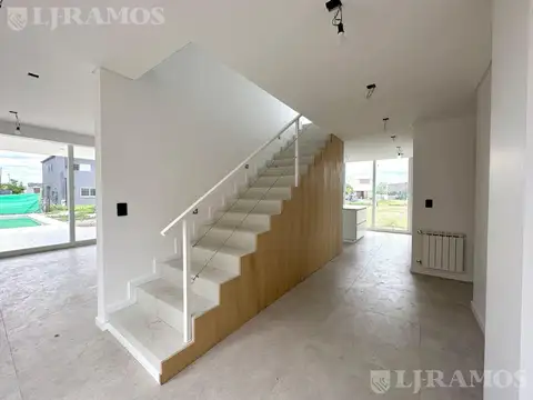 Casa en Alquiler en Puertos - Araucarias, USD 1.790