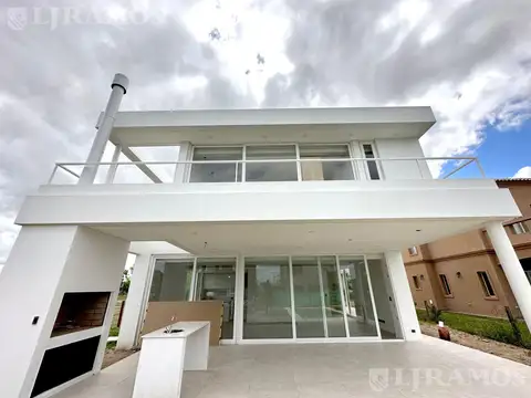 Casa en Alquiler de 4 dormitorios