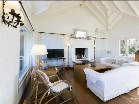 Casa en Venta en Punta Piedras, USD 2.040.000