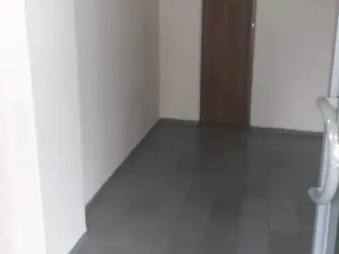 EN VENTA LOCAL EN MORON