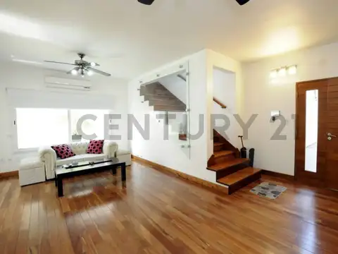 Casa 5 ambientes con 3 baños