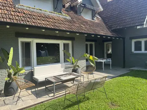 Casa en Alquiler Temporal con 2 cocheras