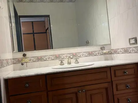 ÚNICO CHALET EN VENTA EN MORENO CENTRO