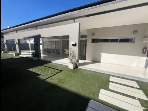 Departamento en Alquiler con 1 cocheras