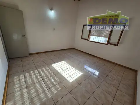 Las Acacias N° 481 E/ Santa Maria y Santa Teresa