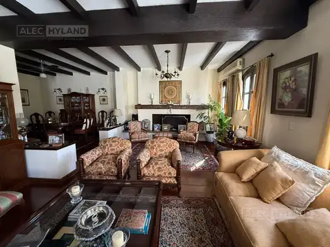 Casa 5 ambientes con 2 baños