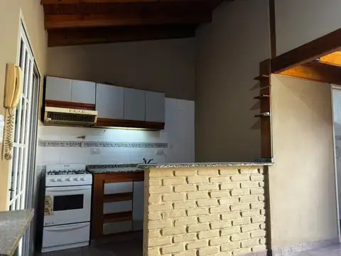 Depto Tipo Casa 2 ambientes con 1 baño