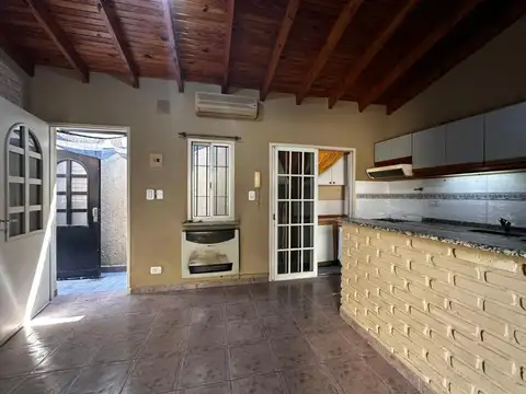 Depto Tipo Casa en Venta en Lanus Oeste, USD 49.000