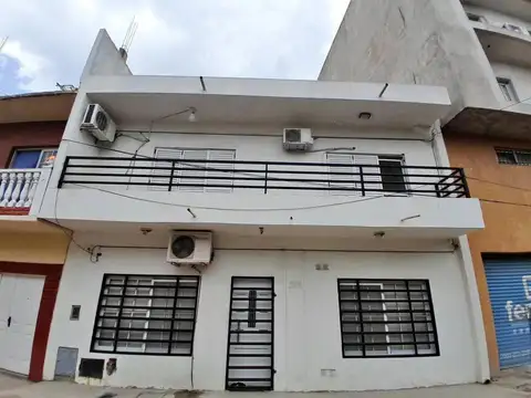 Casa en venta - 2 Dormitorios 1 Baño - Villa Celina