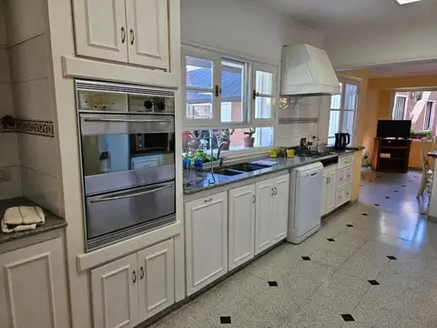 Casa 4 ambientes con 4 baños