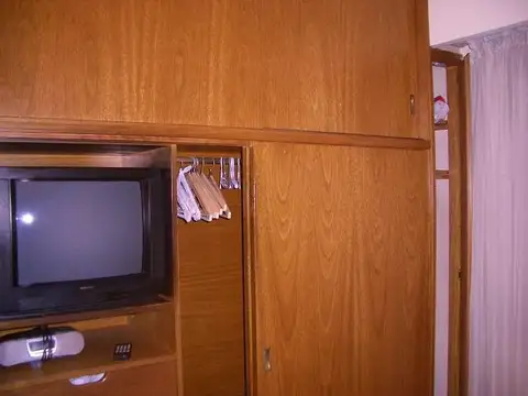 Recoleta, Vicente López 2000 y Junín, 2 amb, 40m2, u$s 480 + expensas + servicios. 28-02-26 .