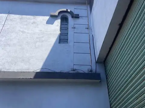 Galpon en Venta 33  mts Fondo